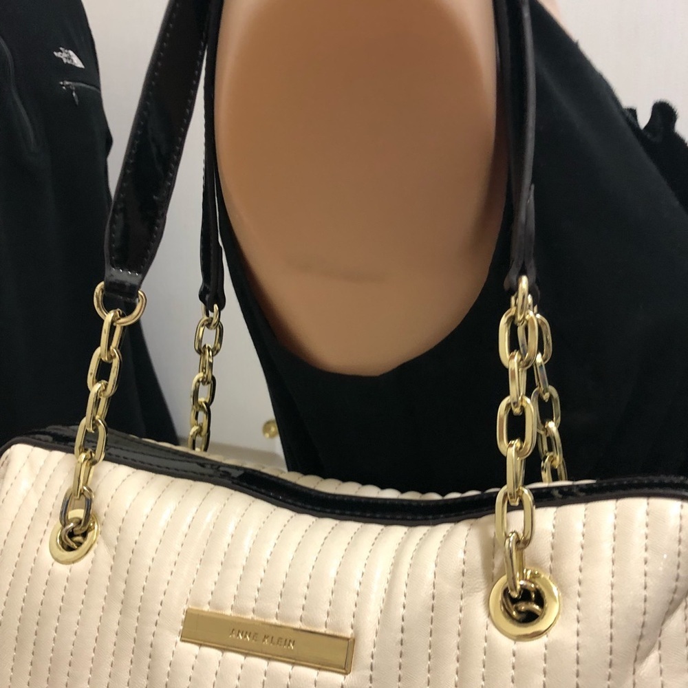 Anne Klein gorgeous bag with new conditions - Picture 6 of 8